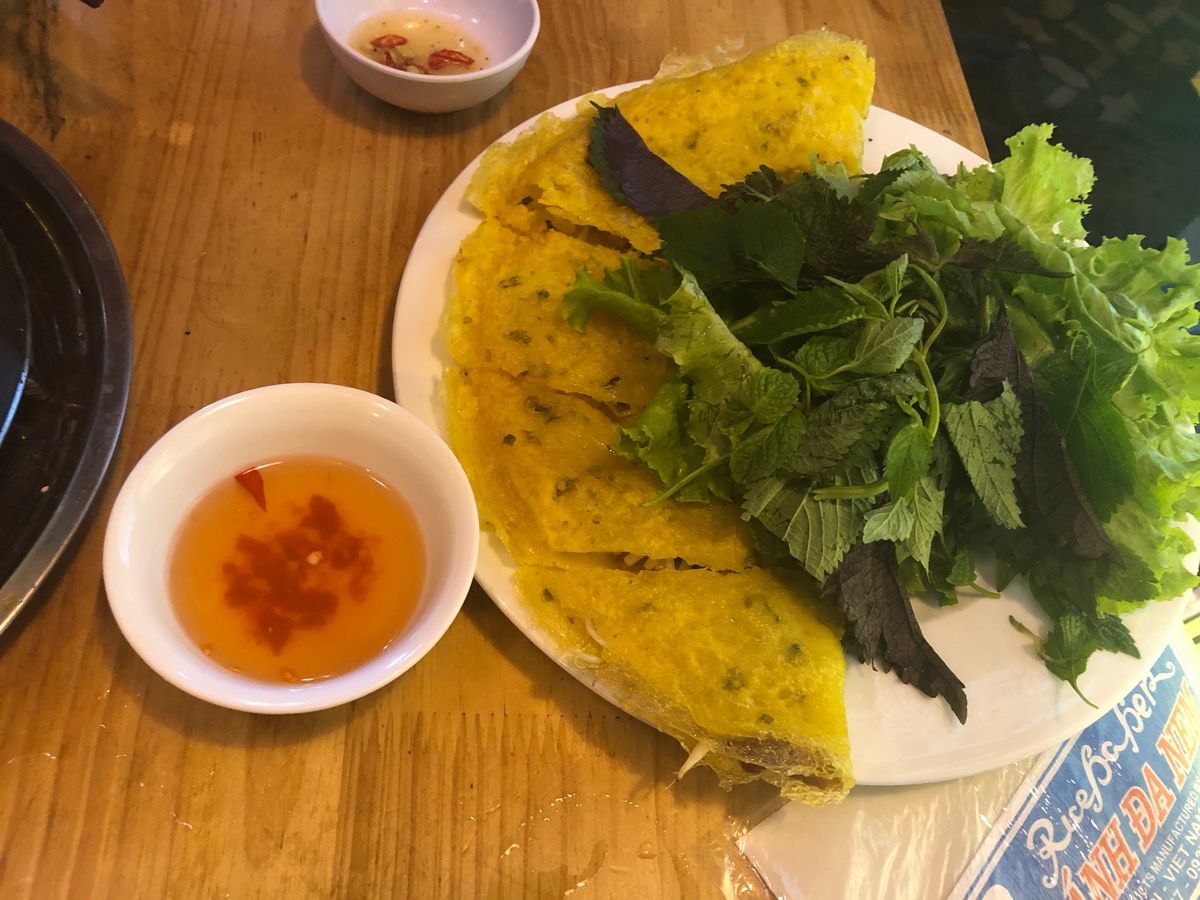 陶芸をした。うまく見本みたいに作らずに個性を出そうとしたら、おばちゃんに叩...