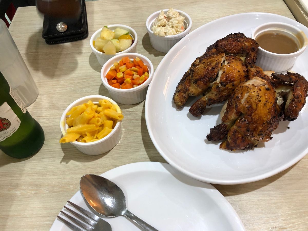 日本人で宿を営んでいるおじさんに親切にしてもらった。海が荒れてたけど駄々を...