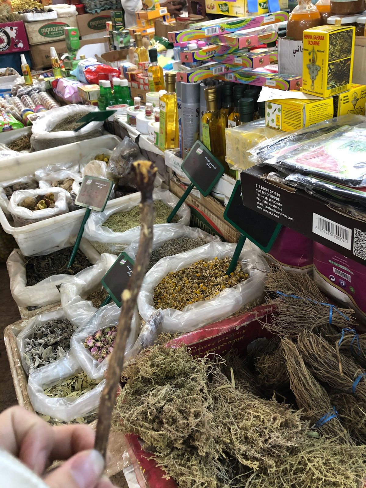 観たことない食材がたくさん並んでいた。ウニが1つ30円で食べられた。住みた...