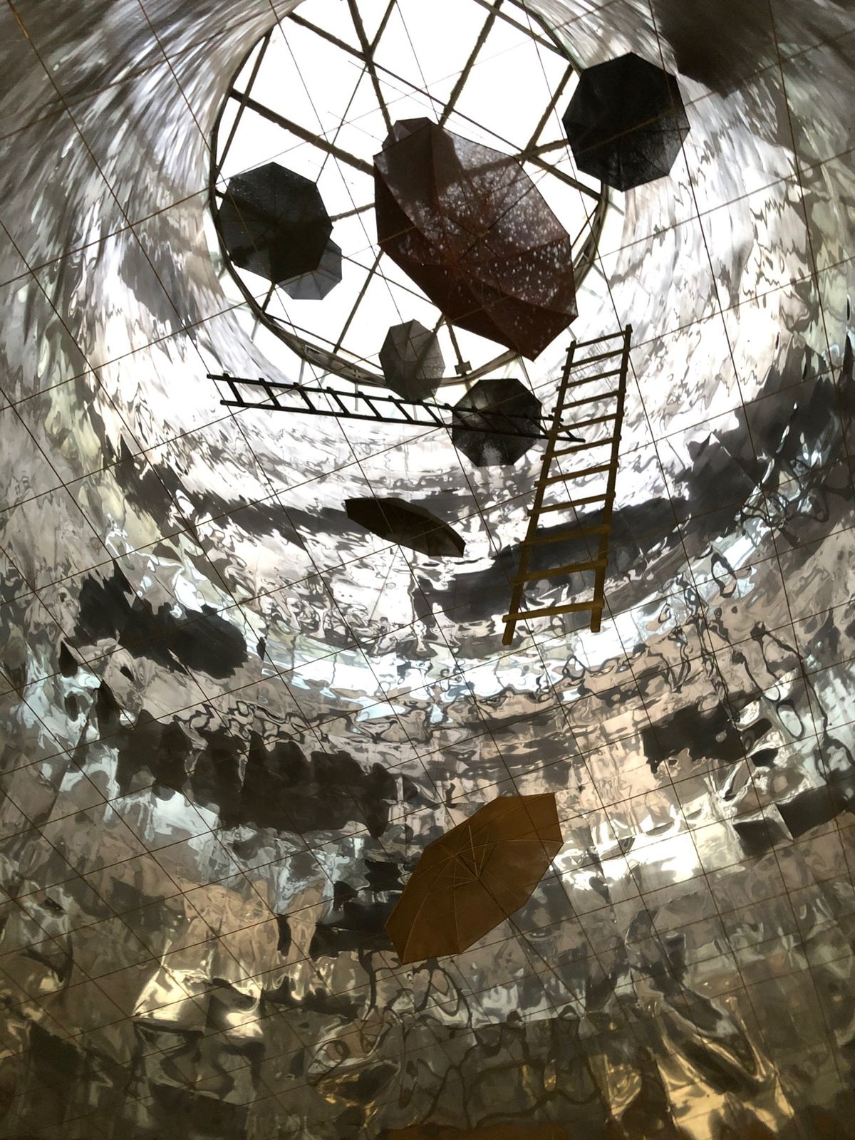 街の至る所にアートが溢れて、街のどこを切り取っても雰囲気があった。アテネは...