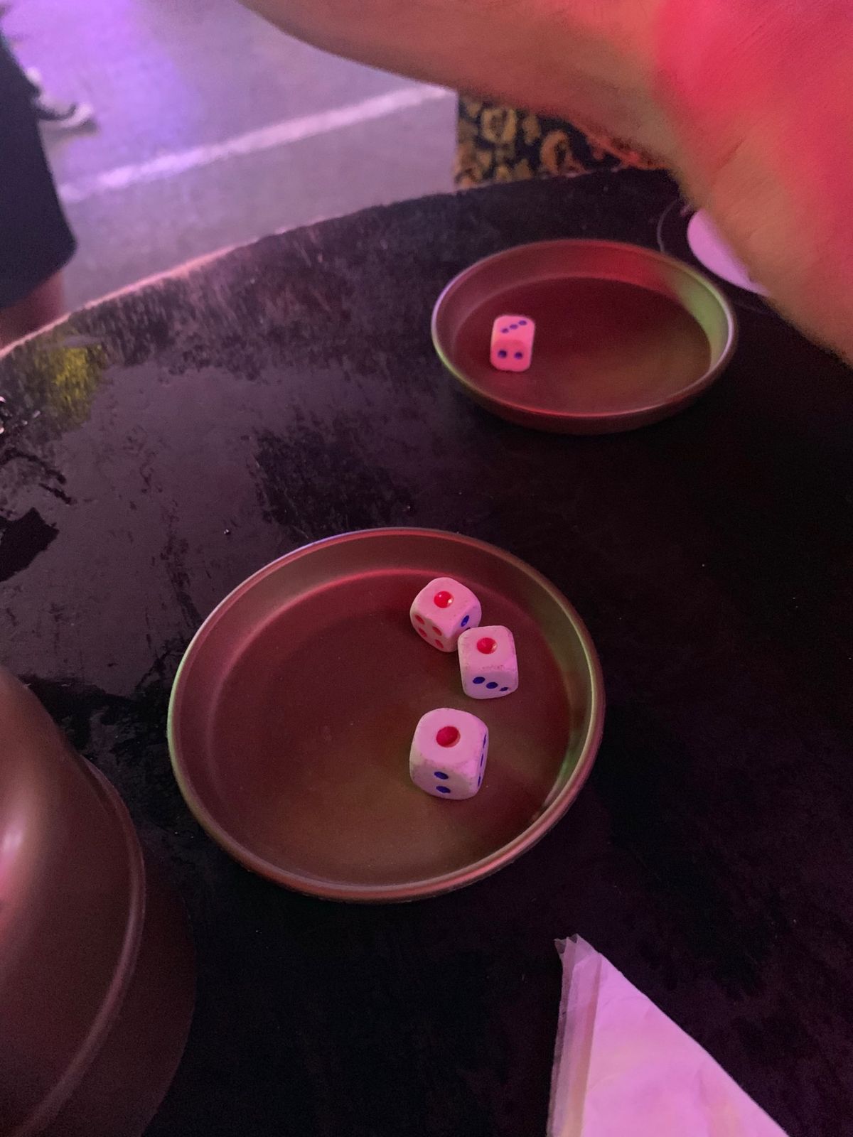 市場のワニ、屋台のマンゴーシェイク
味はふつー笑記念には最高

夜のプーケ...