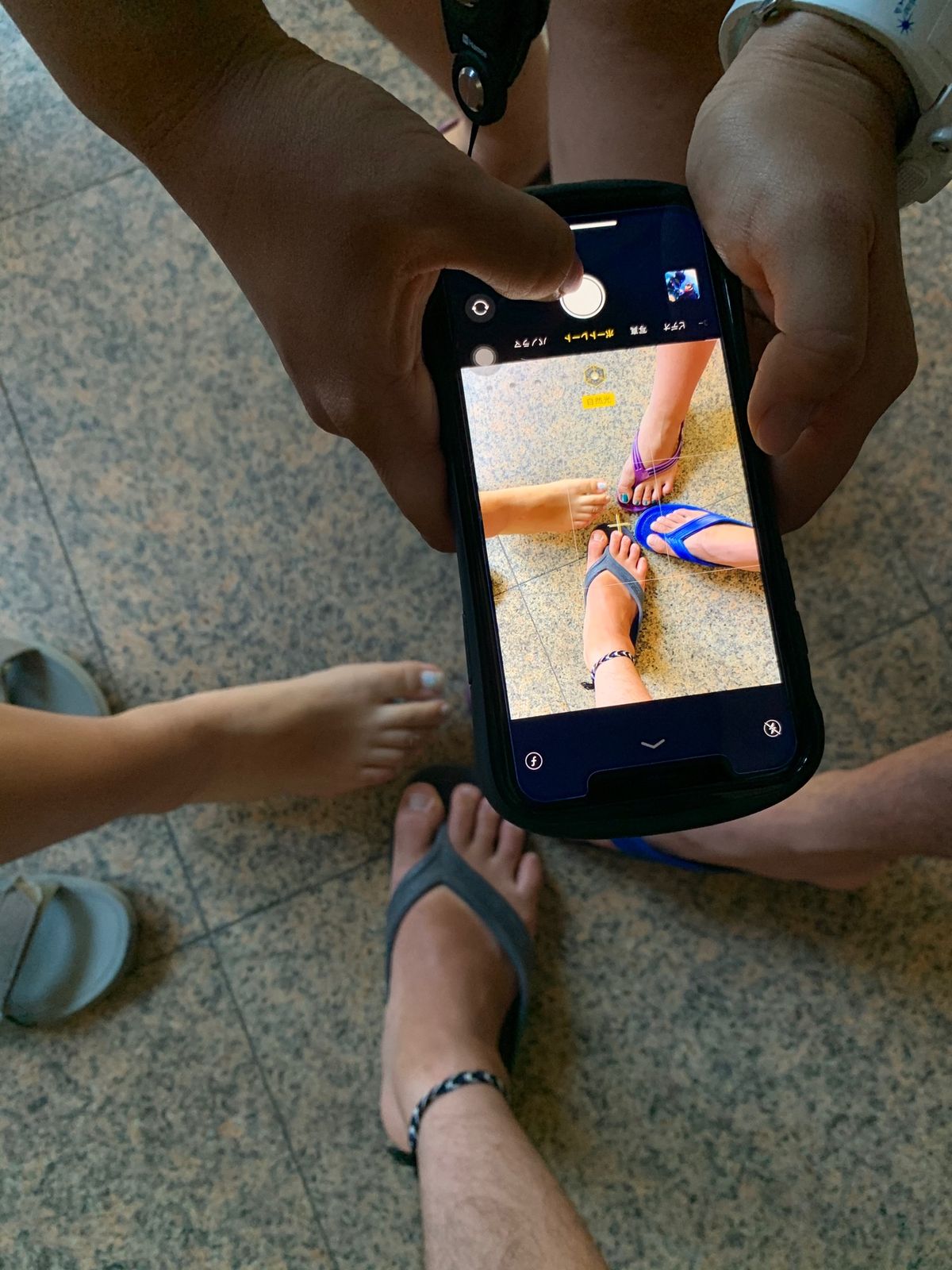 市場のワニ、屋台のマンゴーシェイク
味はふつー笑記念には最高

夜のプーケ...