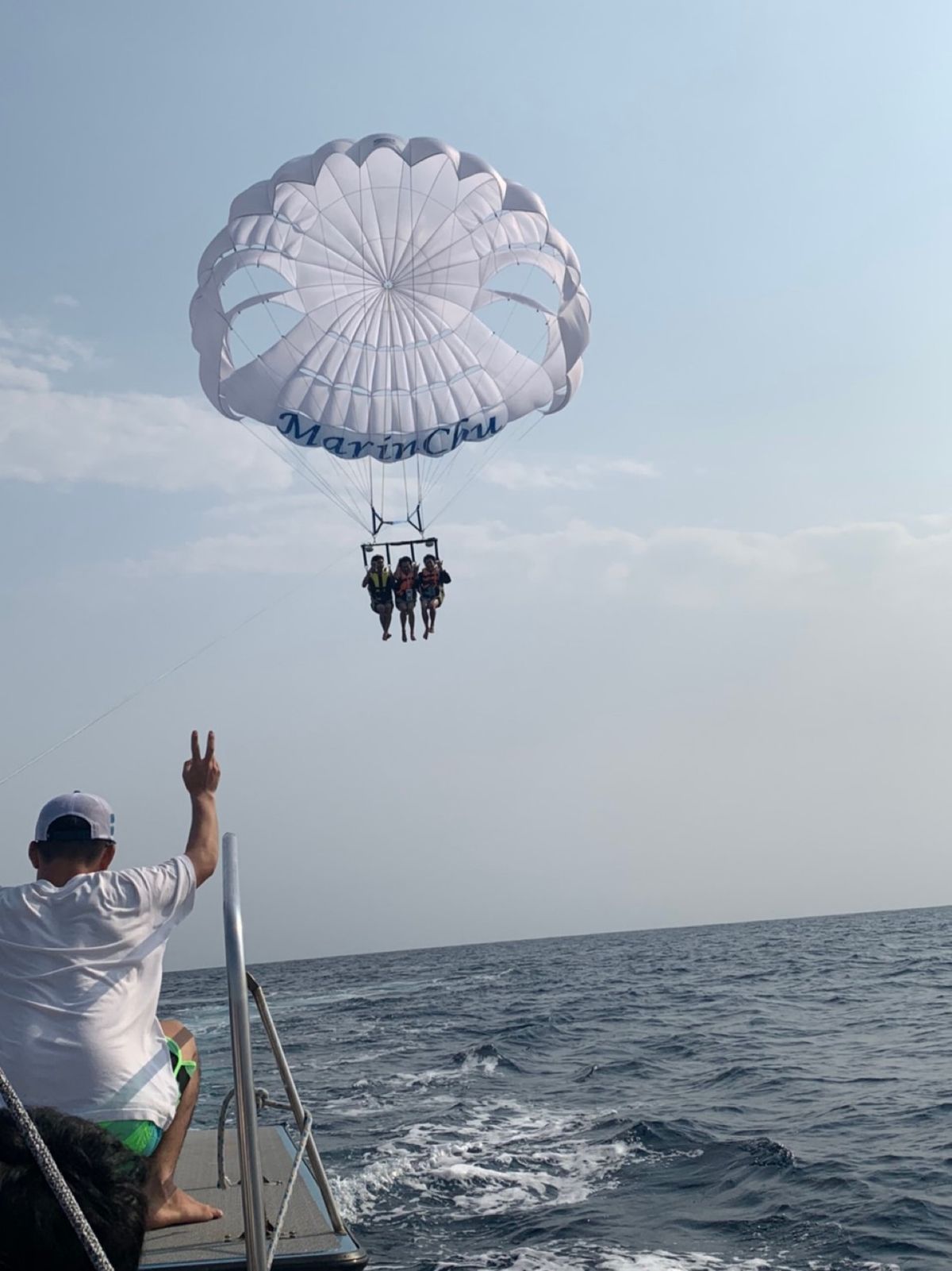 実は渡嘉敷島に滞在中は初日以外は雨でした...なので、初日に写真撮影会　i...