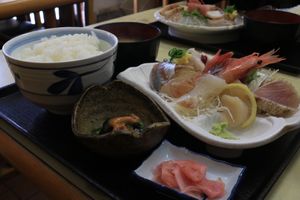 伊豆旅行初日の韮山反射炉と沼津の写真です！
一枚目は富士山と反射炉のコラボ...