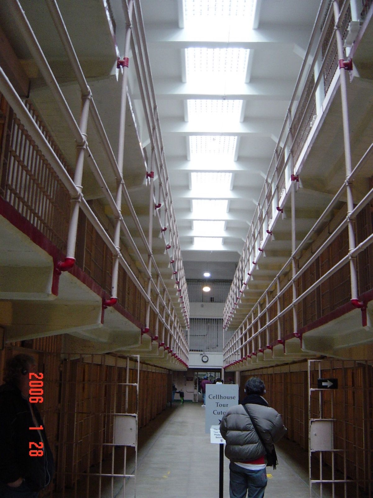 内部はアメリカ版、網走監獄みたいでした😆