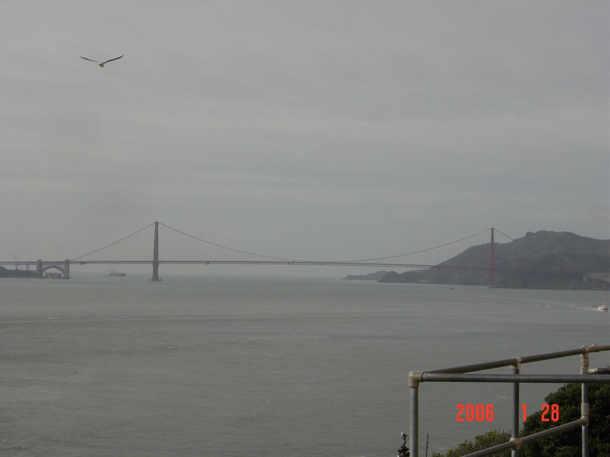 アルカトラズ島/船から眺めたSF市街地🏢とゴールデンゲートブリッジ🌉