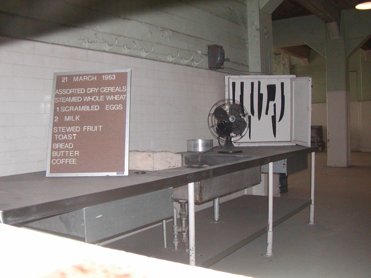 内部はアメリカ版、網走監獄みたいでした😆