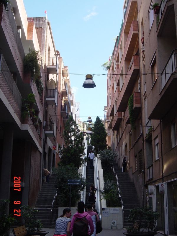 スペイン・バルセロナ「2007：ESMO@Barcelona」の写真：@Park Guellへの道
屋根もない...