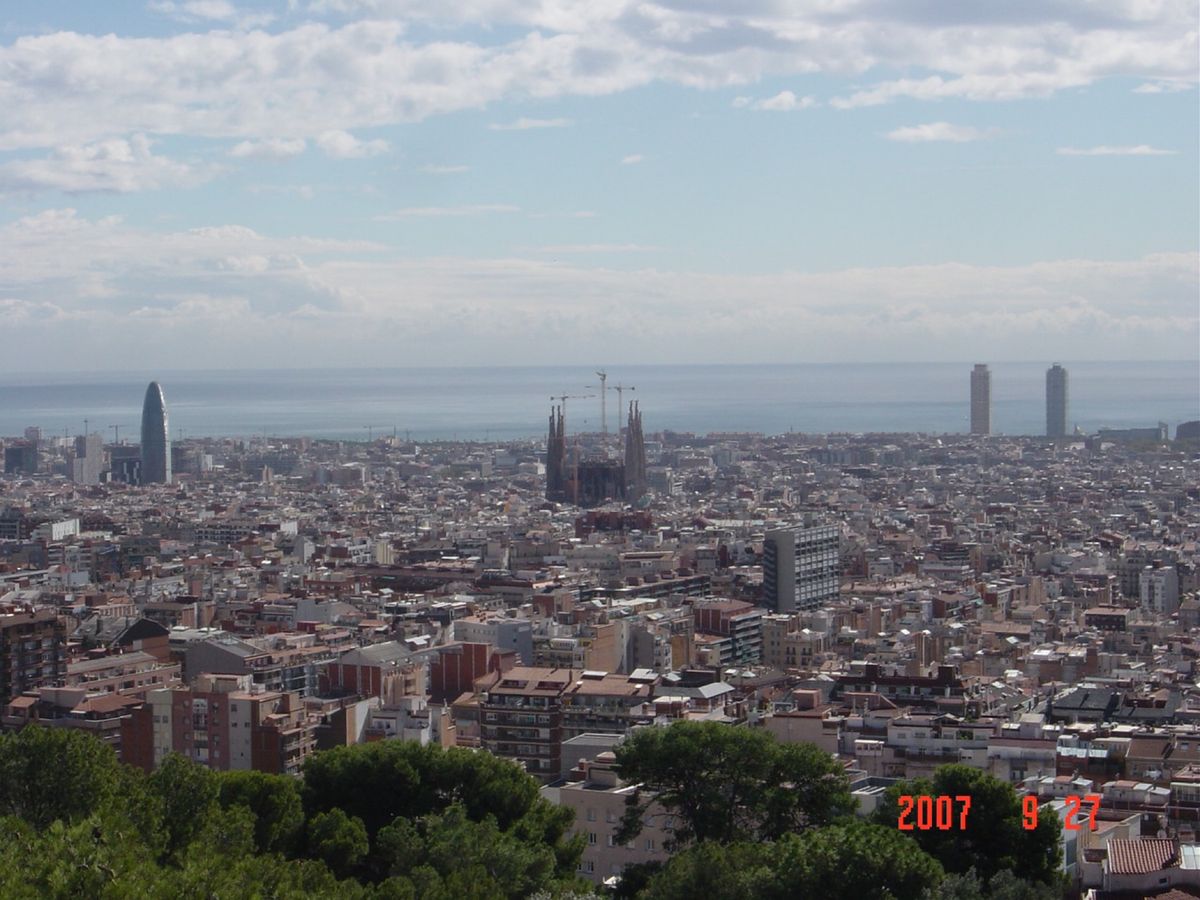 @Park Guell①
丘の上にあるグエル公園からの眺望は最高‼️Sag...