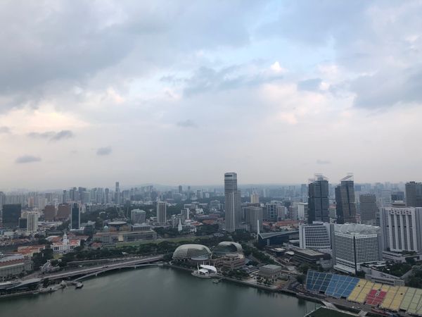 マレーシア・クアラルンプール「2ヵ国横断！憧れのホテルへ(°▽°)🇲🇾→🇸🇬」の写真：マリーナベイサンズ
インフィニティプール...