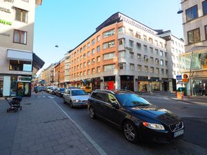 ストックホルムの街歩き
沈みゆく夕日はもちろん、行き交うボルボや歴史あるビ...