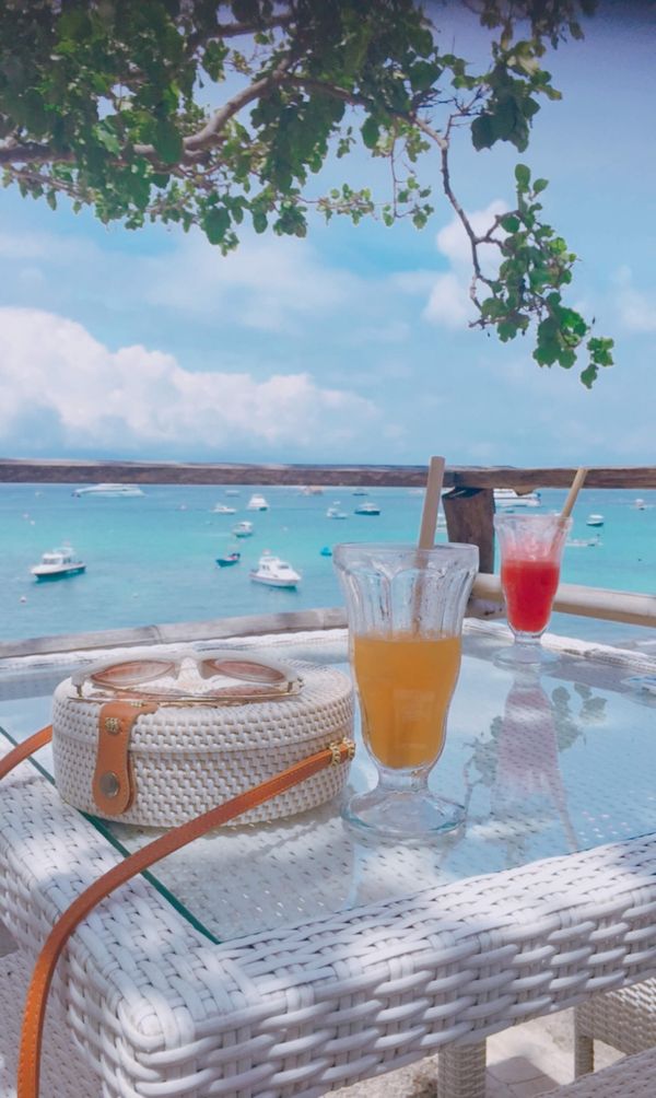 インドネシア・バリ「バリ」の写真：レンボンガン島で🏝
この景色のなかで飲む...