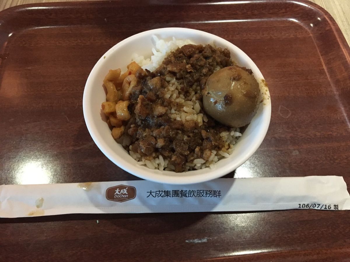 初めて食べた魯肉飯にどハマりして帰る直前まで食べてた🤤
日本で食べたものは...
