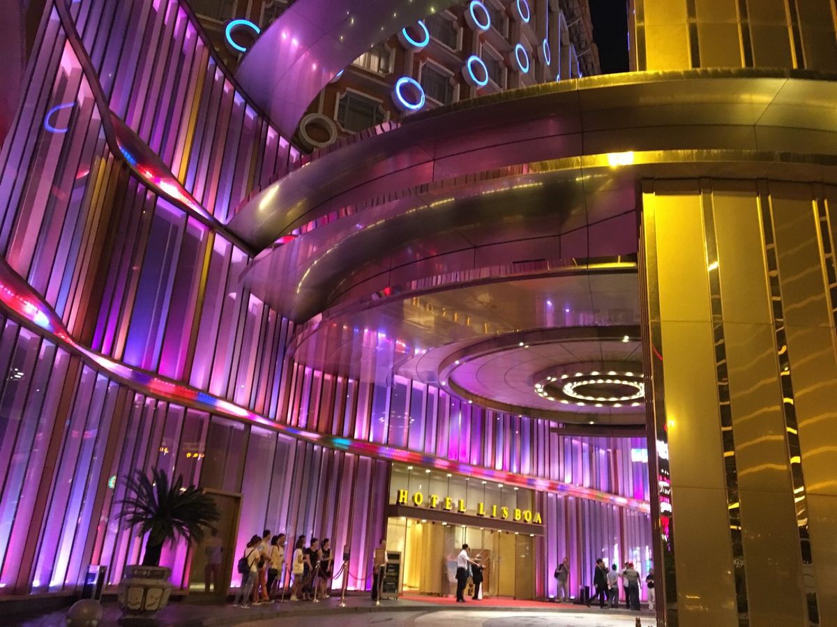 香港からジェットフェリーでマカオへ。
当時は未成年だったためカジノへは入れ...