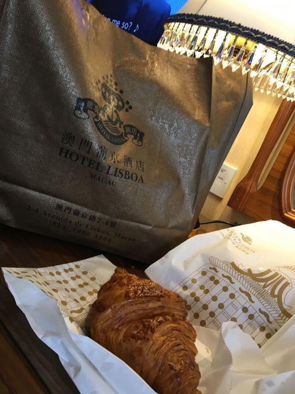 香港・香港「一人旅」の写真：リスボア内にあるパン屋さんのクロワッサン...