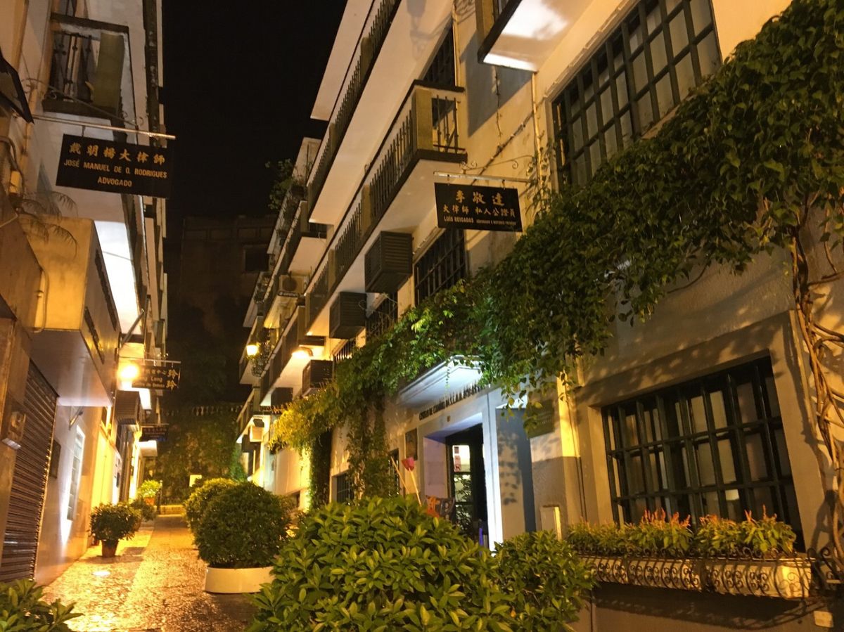 香港からジェットフェリーでマカオへ。
当時は未成年だったためカジノへは入れ...