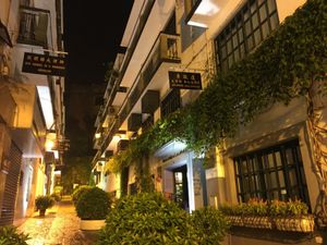 香港からジェットフェリーでマカオへ。
当時は未成年だったためカジノへは入れ...