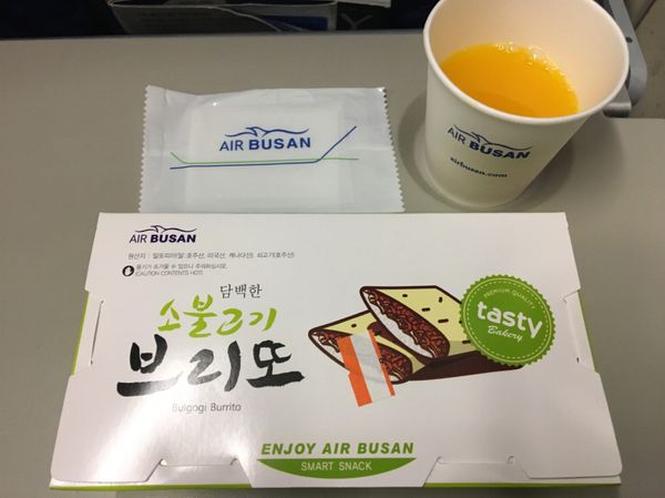 フィリピン・セブ島「卒業旅行」の写真：🍴機内食
LCCだったので機内食はブリト...