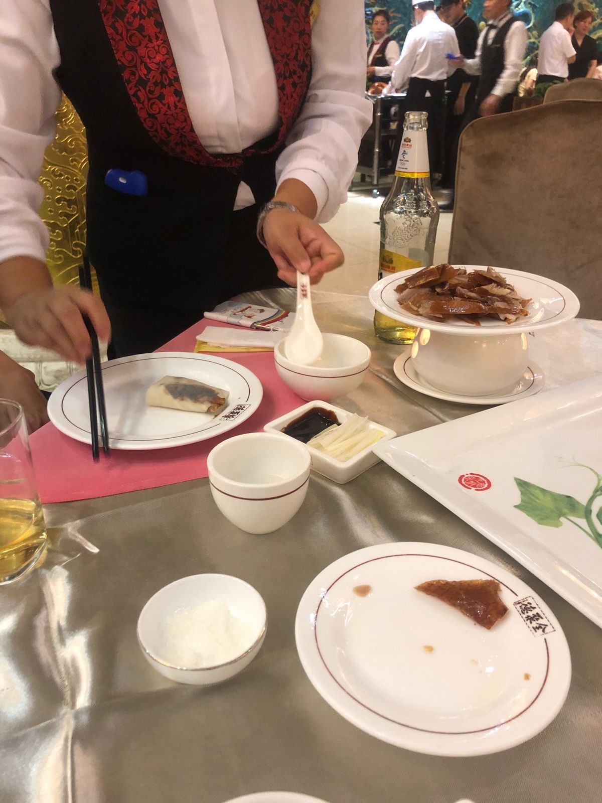 前の北京訪問では
敷居が高くて行けなかった全聚徳❤️

今回は行けました😁...