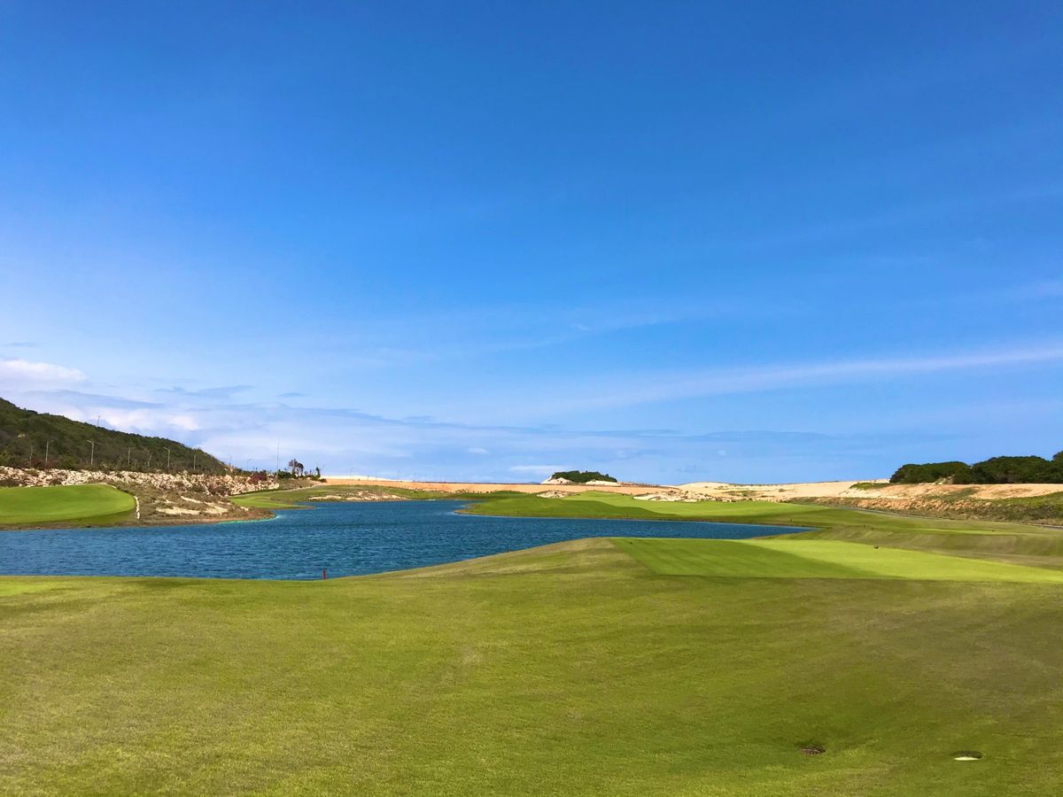 KN Golf Links
ニャチャンにはゴルフ場が3つあるけど3日間で完...