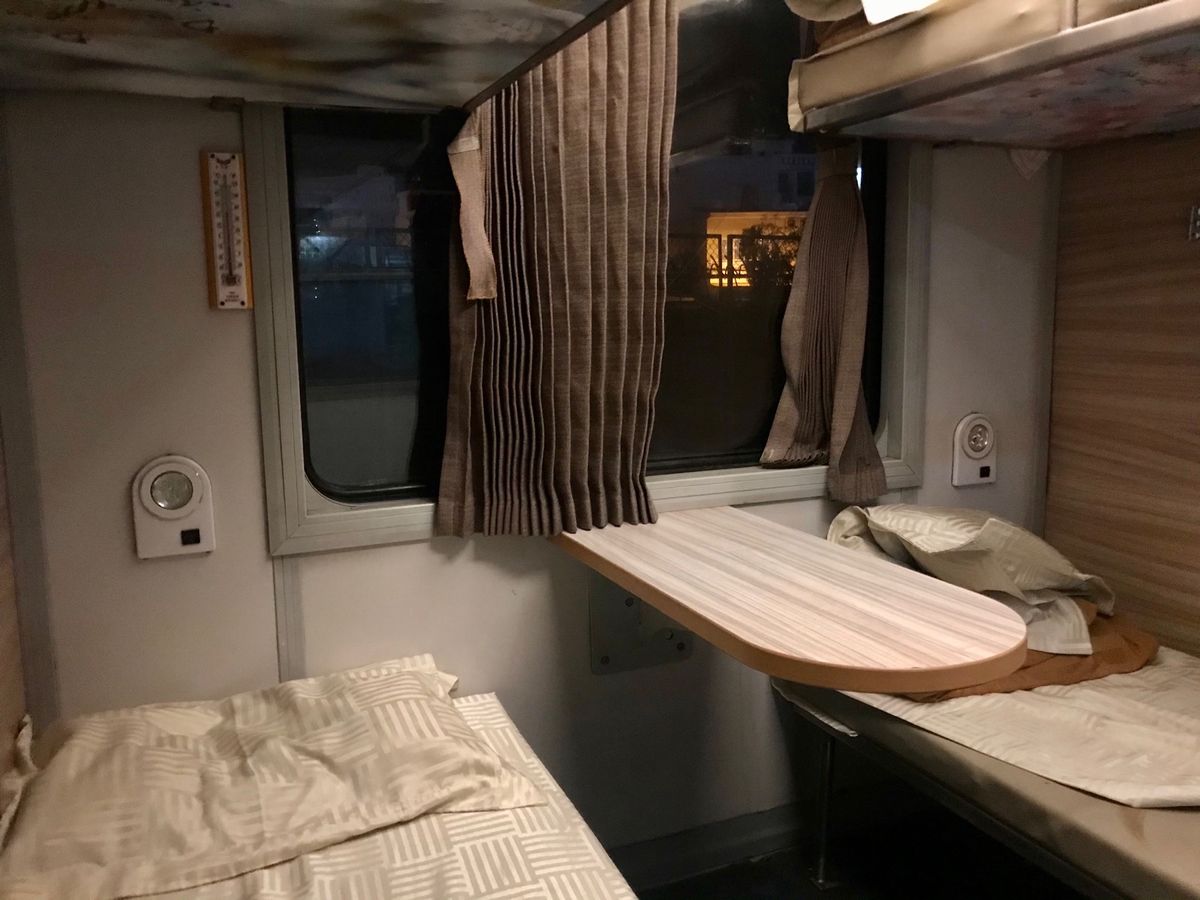 ベトナム統一鉄道で北へ北へ
ニャチャンでの予定を終え、もともとはバスでダラ...