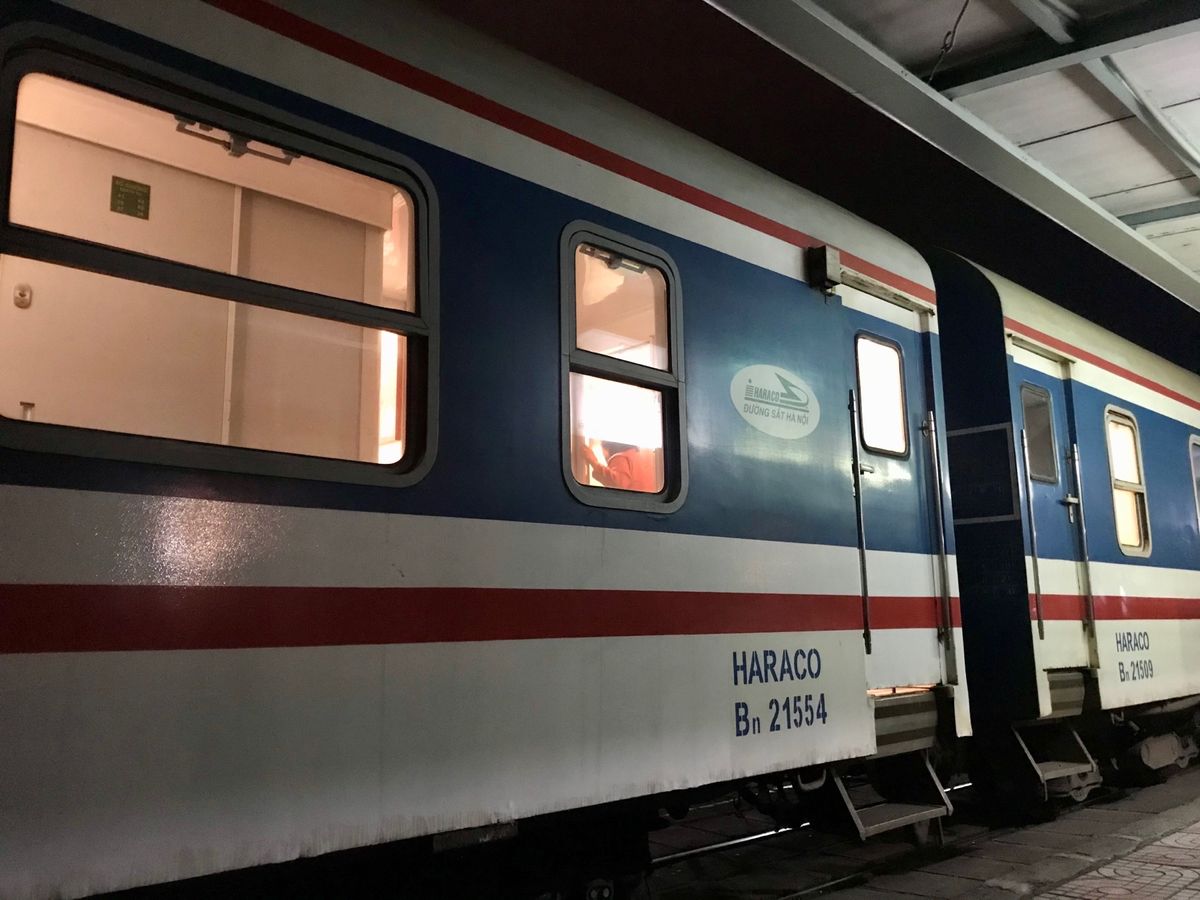 ベトナム統一鉄道で北へ北へ
ニャチャンでの予定を終え、もともとはバスでダラ...