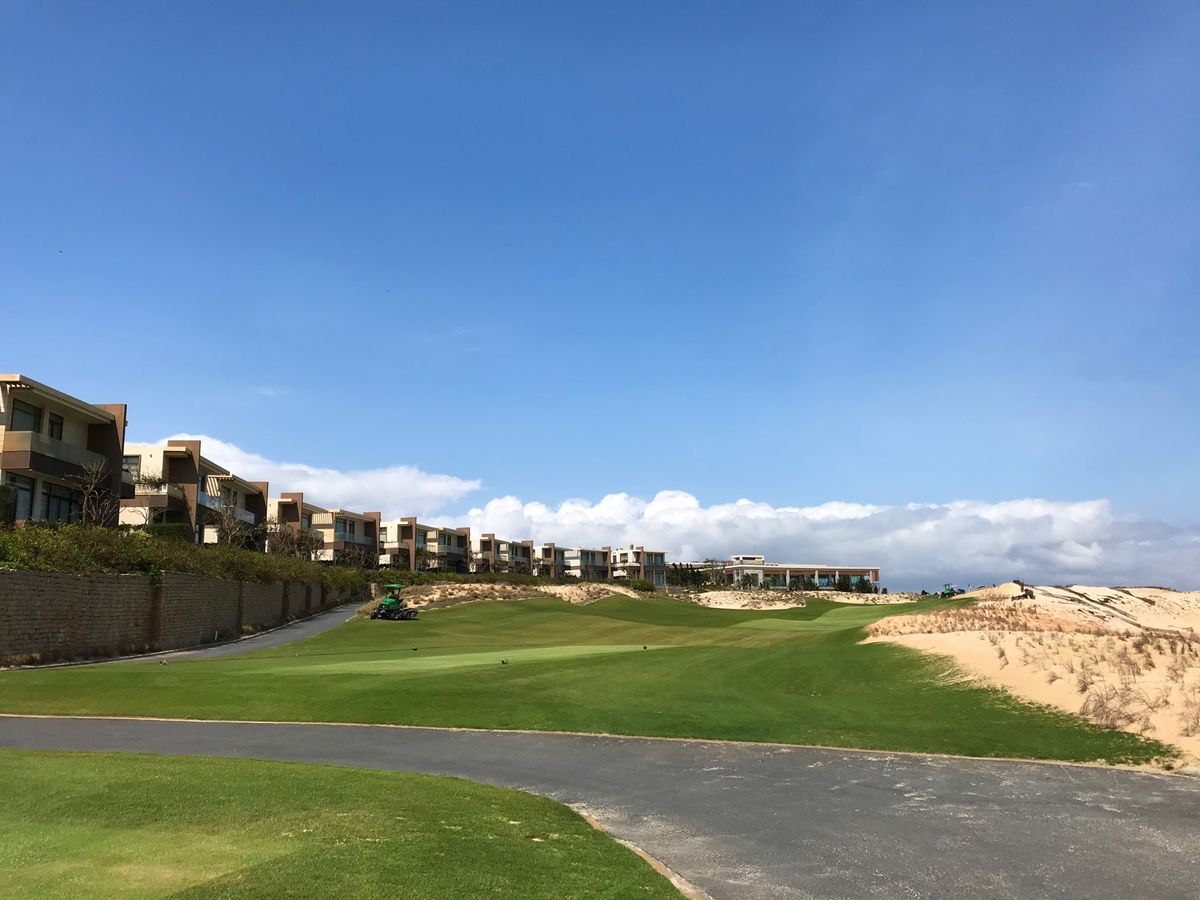 KN Golf Links
ニャチャンにはゴルフ場が3つあるけど3日間で完...