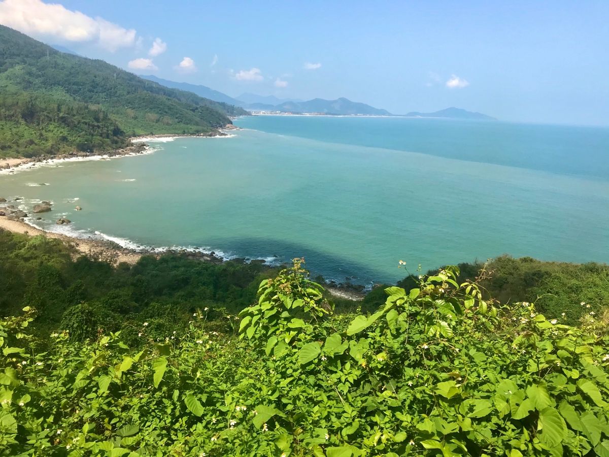 ベトナム統一鉄道の旅
ニャチャンから鉄道に揺られること14時間、ちょうどい...