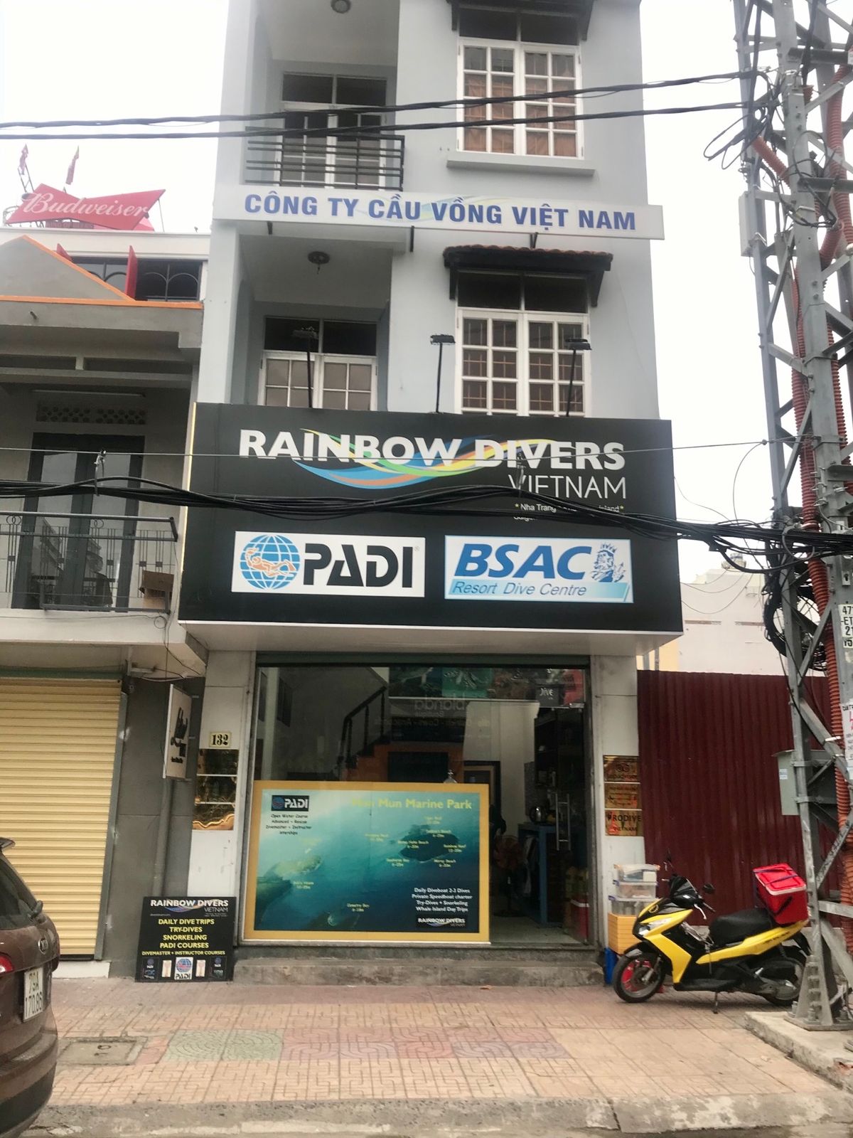 ニャチャンダイビング　1日目
Rainbow diversというショップを...