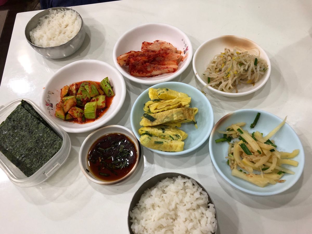 旅の楽しみは街の朝ごはん

深夜に着いたけど2日間だから朝頑張って起きて
...