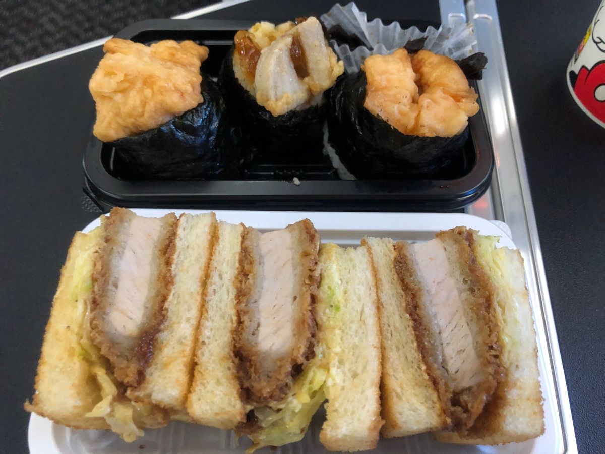 ミッキージャンボでした😆

ヒレカツと天むす
スープでいただきます😆