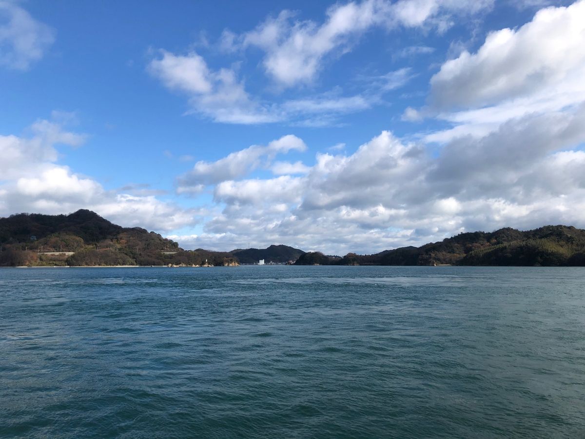 目的地は道後温泉だけど
敢えての広島空港着
しまなみ海道を渡ります🚙