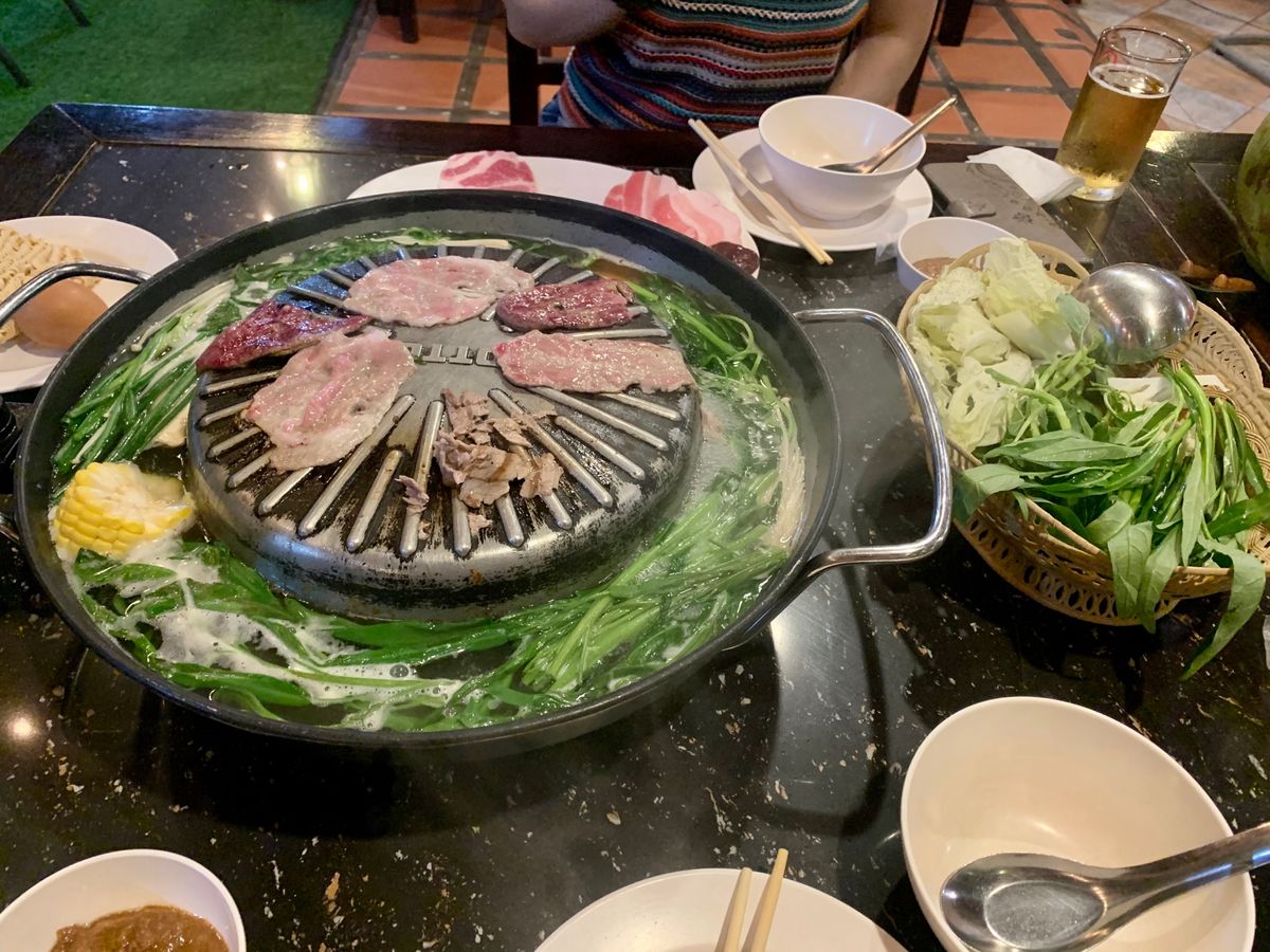 〜ヴァンヴィエン〜
高速バスでヴィエンチャンからヴァンヴィエンへ。
ヴァン...