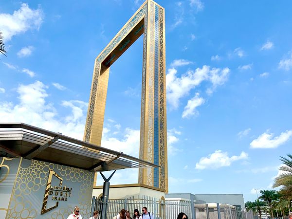 アラブ首長国連邦・ドバイ「ドバイ　家族旅行」の写真：ドバイフレーム.

ドバイ行く前にやって...