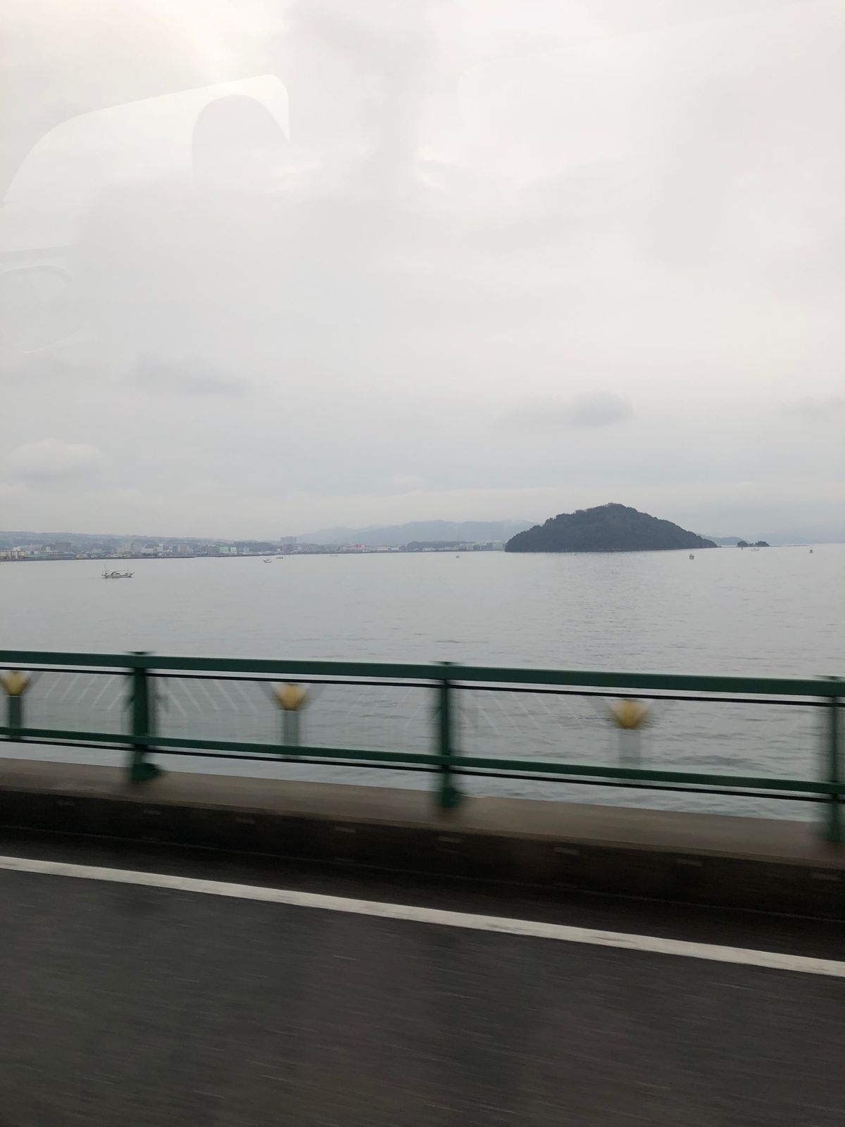 空港ラウンジでクロワッサン
機上では地雷やの天むすの
朝食ゴールデンコース😁