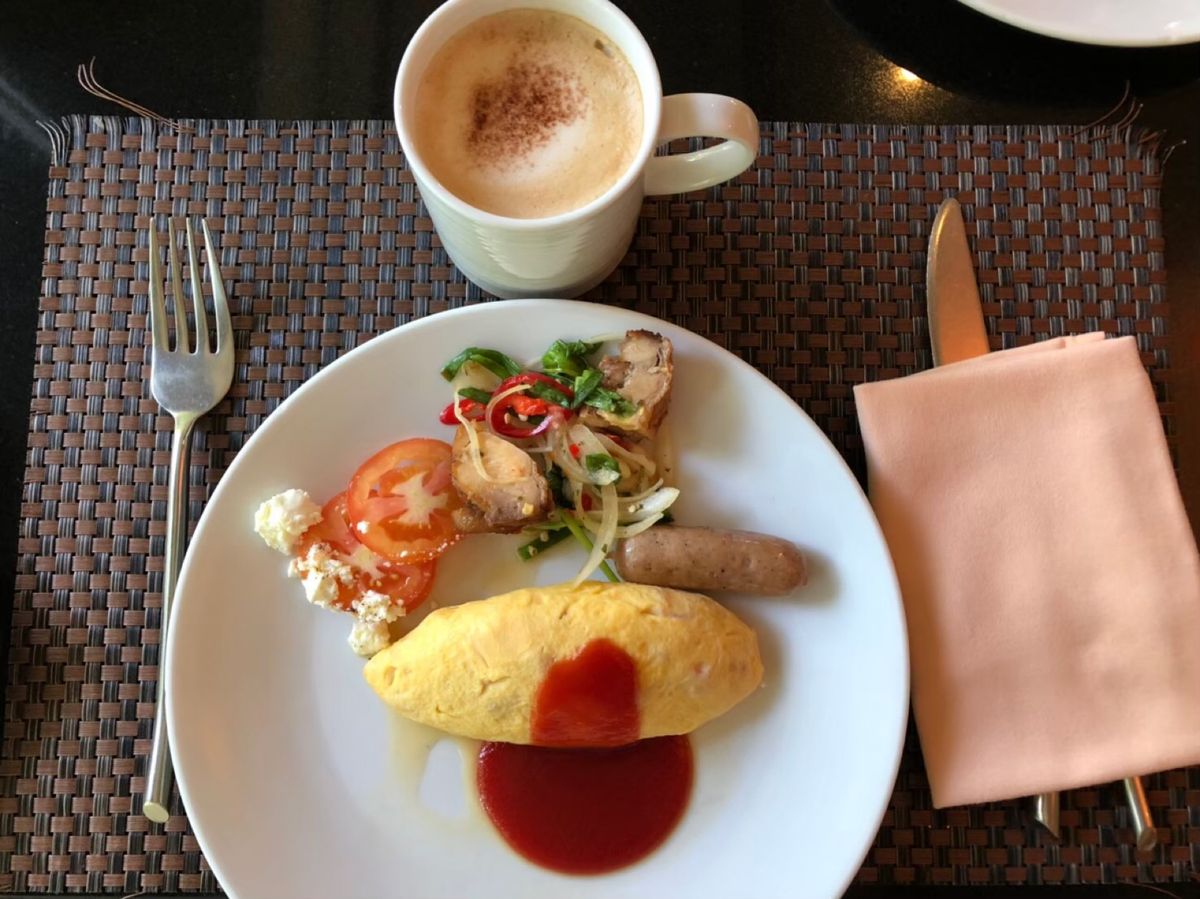 朝食ブッフェのオムレツが最高に美味しかった！
マンゴーをはじめとする南国フ...