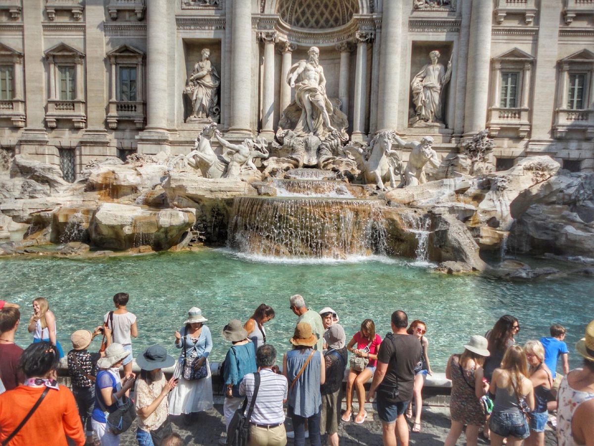 18th Jul. 2013 pic📷

Fontana di Trevi...