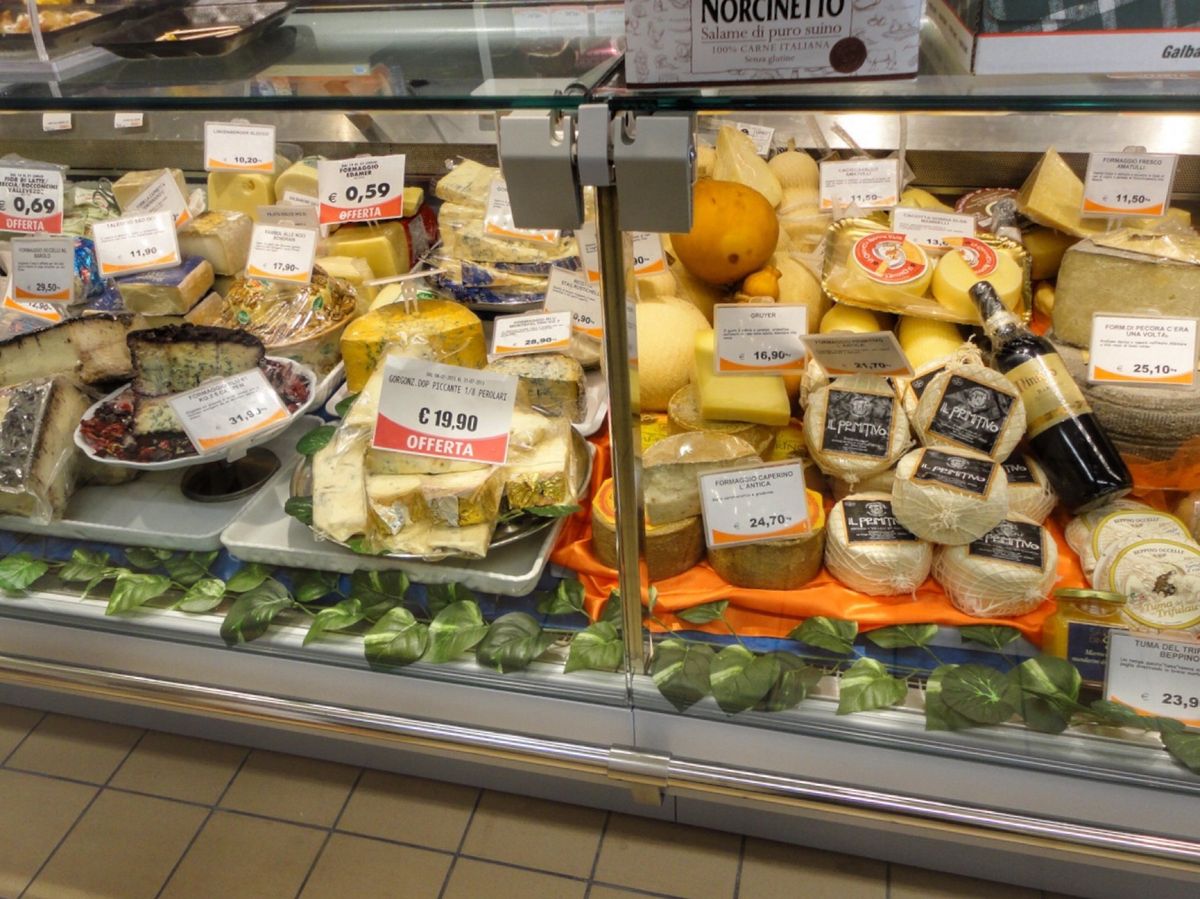 19th Jul. 2013 pic📷

アルベロベッロにあるスーパーに行...