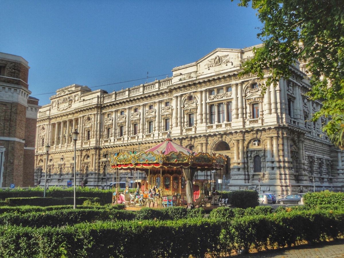 22nd Jul. 2013 pic📷

Palazzo di Giust...