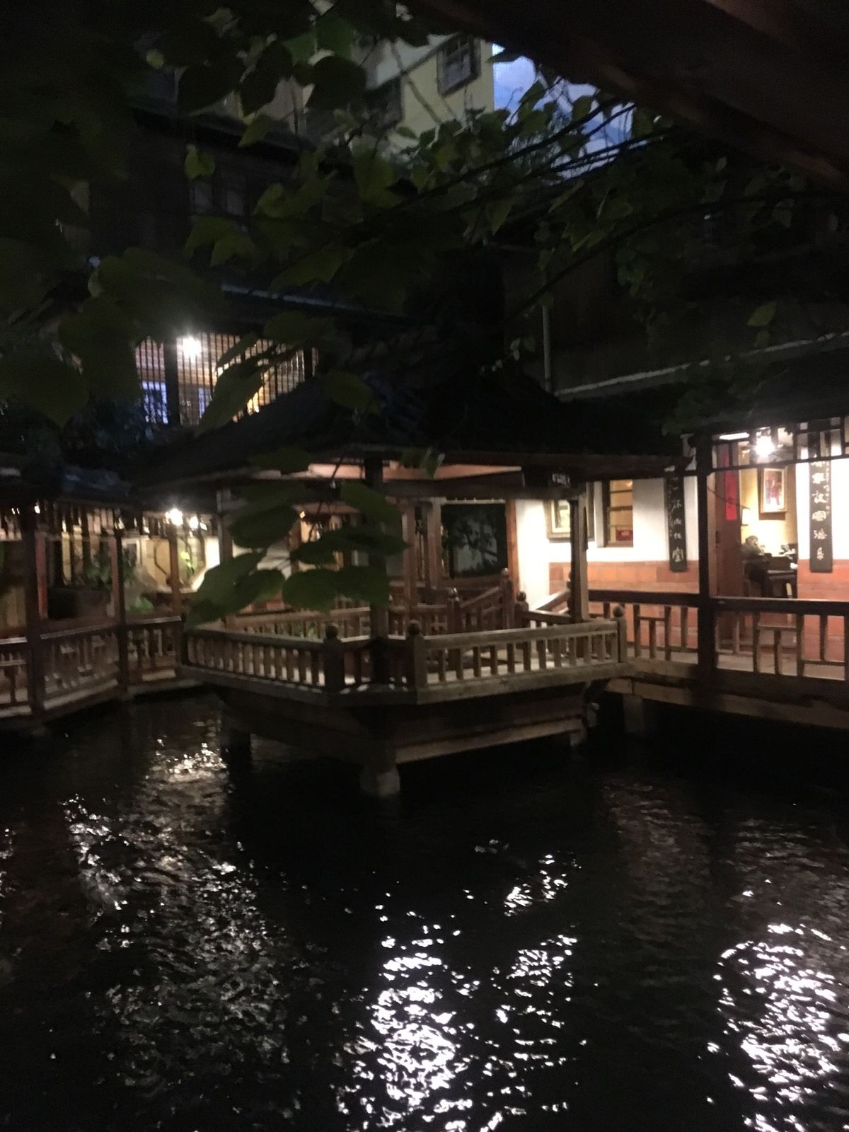 無為草堂　料理はともかく、お茶がおいしい。