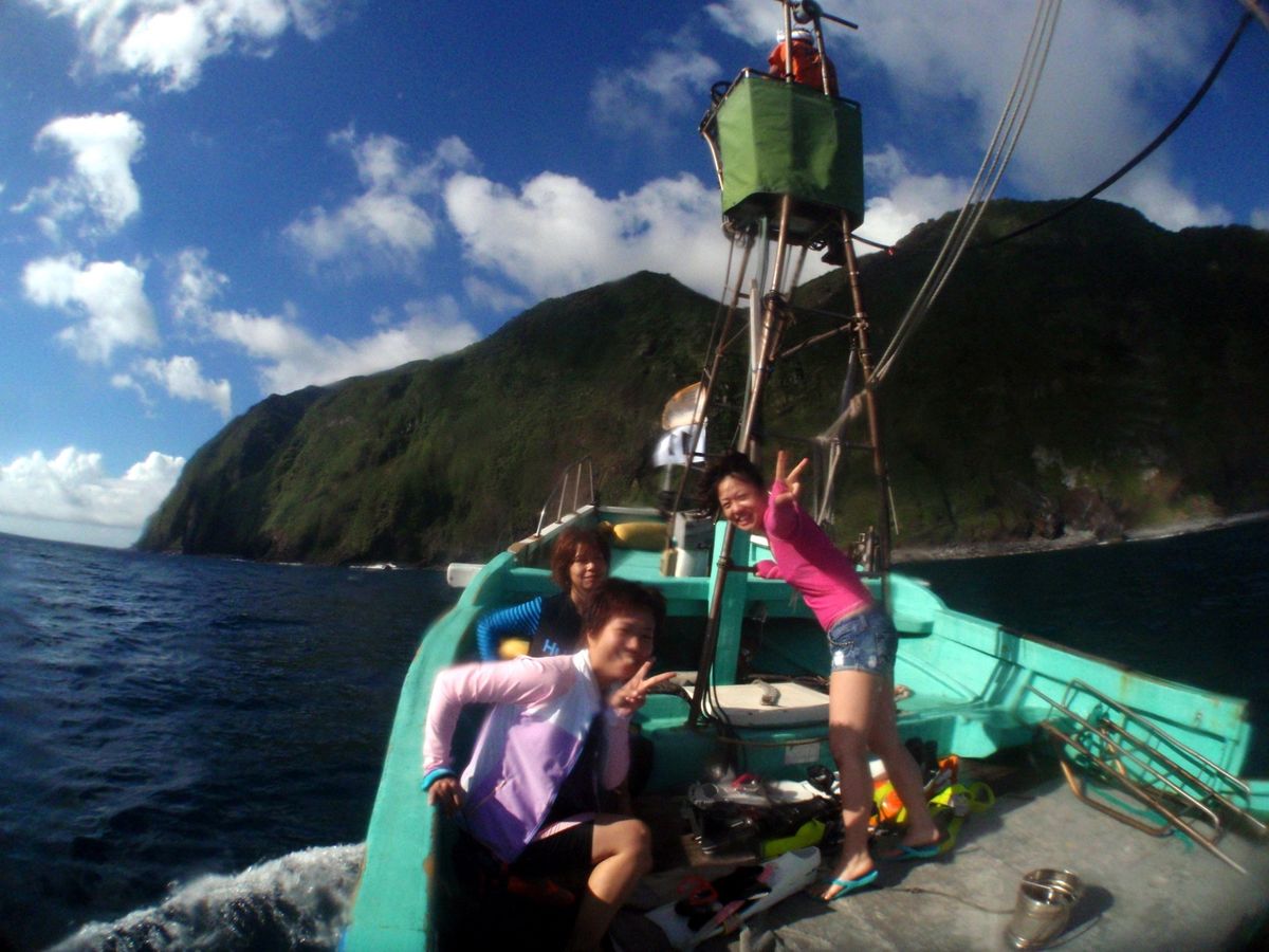 18th Jul. 2012 pic📷

Dolphin swim🐬
in...