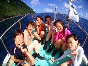 19th Aug. 2012 pic📷

in 御蔵島🏝

イルカ達と沢山...