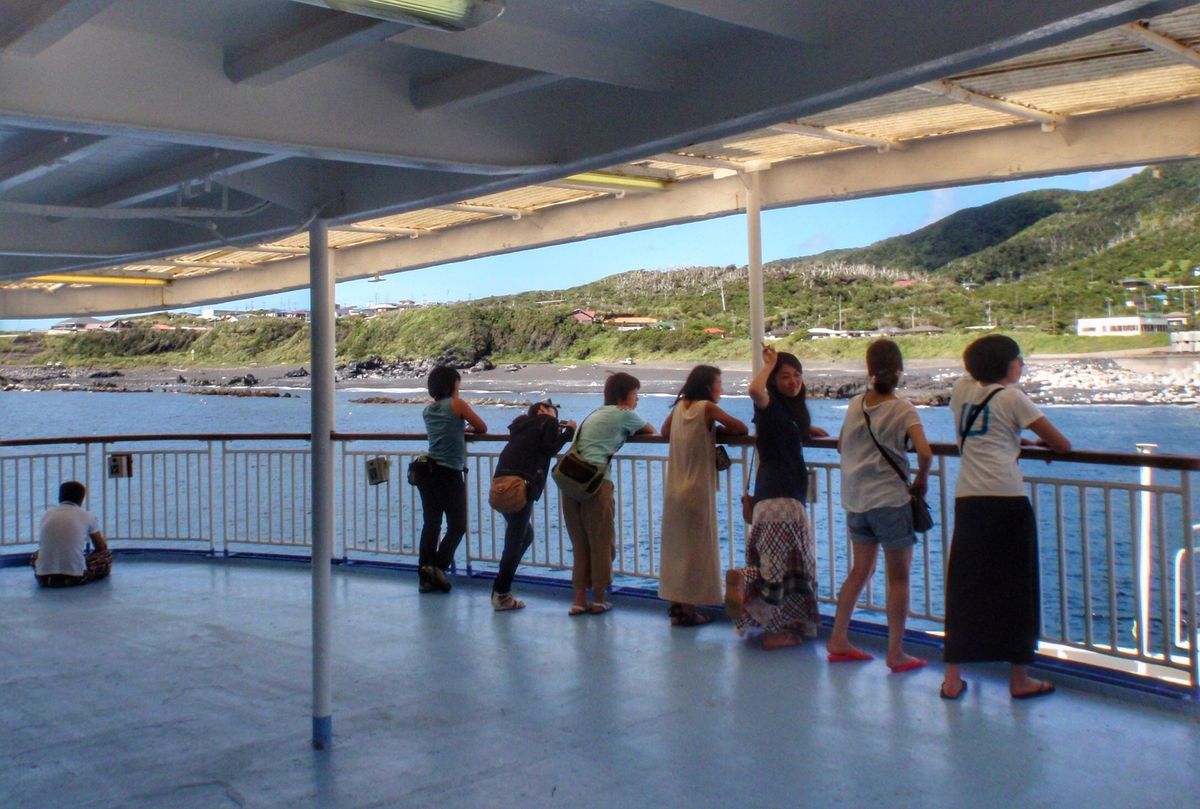 19th Aug. 2012 pic📷

in 三宅島🏝

お迎えの船🚢
...