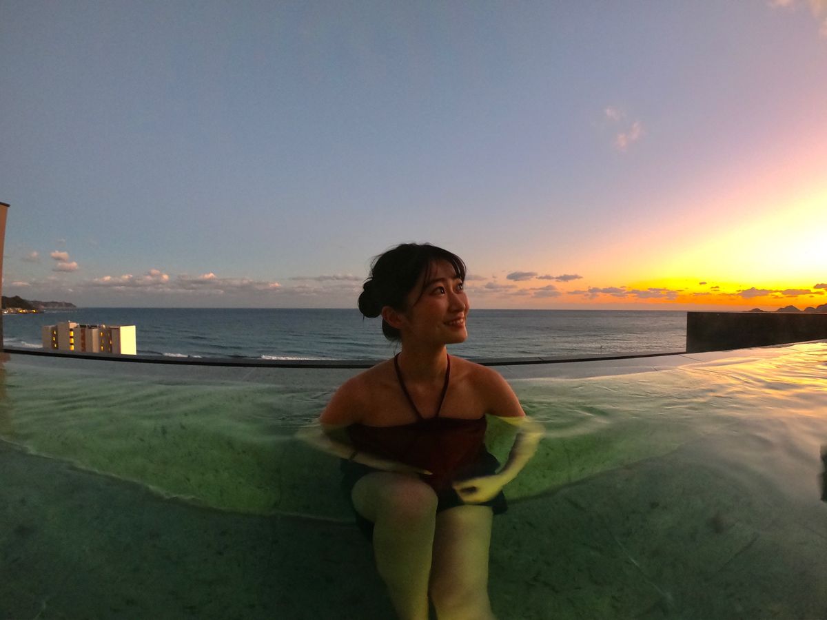 インフィニティプール、ちょうど夕陽のタイミング🌅

(温泉ぷーろ♨️ってい...