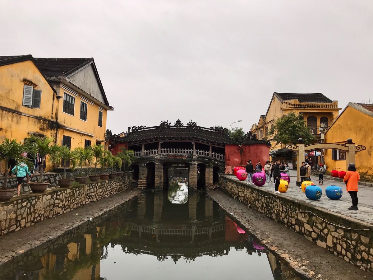 ホイアン街歩き
ホイアンはベトナム有数の観光地だけど、コロナの影響で観光客...