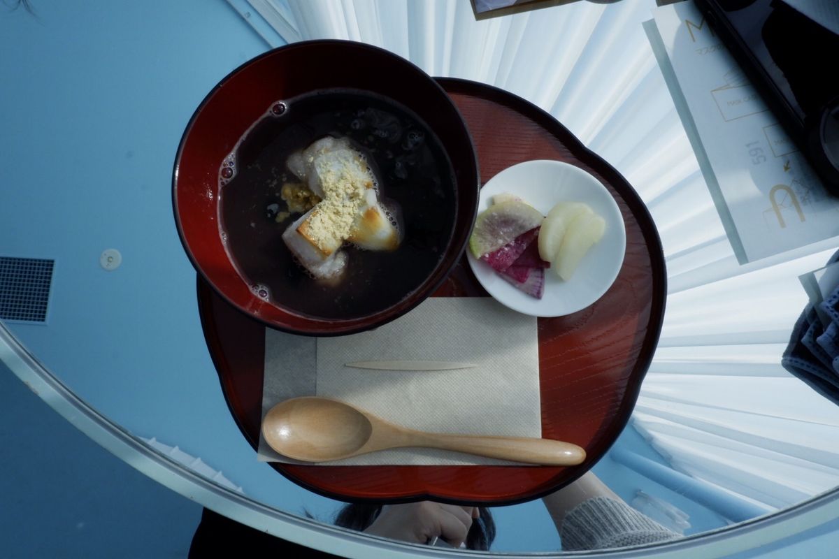 ひさびさ農舞台。

カフェでは雪見御膳とぜんざいを。
御膳は地元で昔から使...