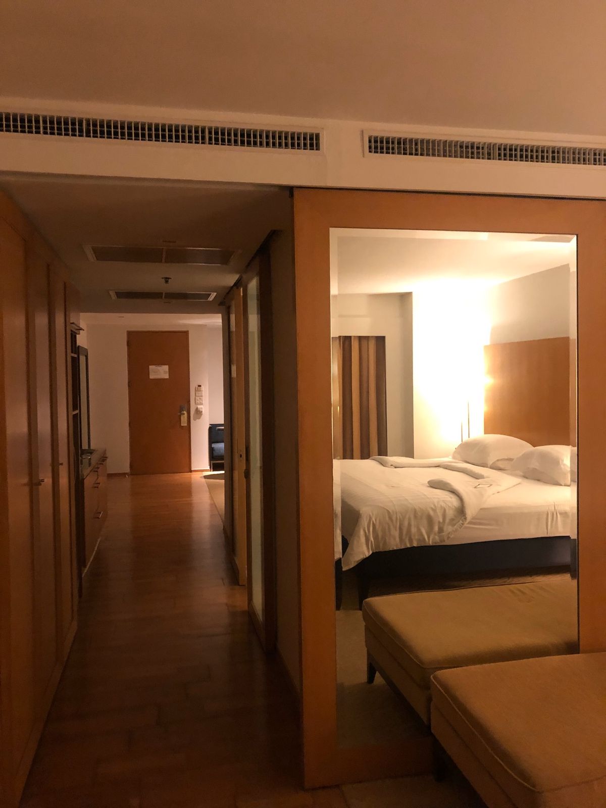 ルブアアットステートタワーの室内。
1人でこの広さは贅沢だった笑