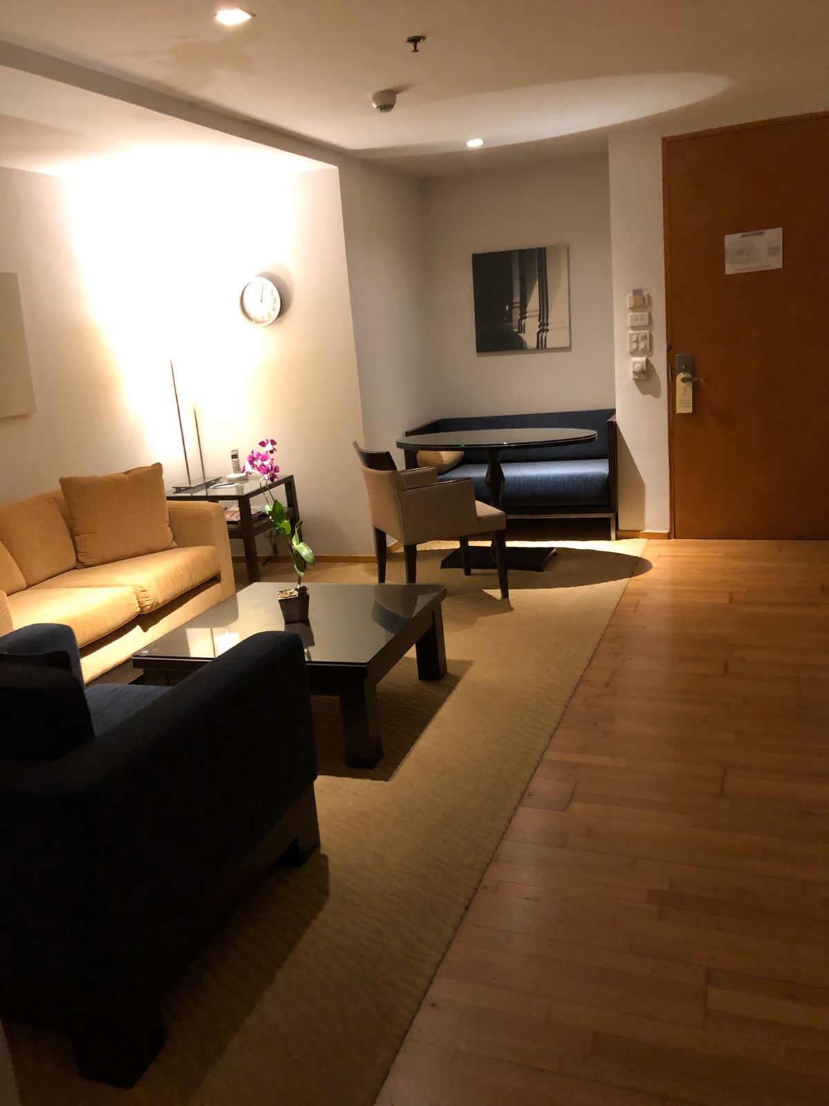 ルブアアットステートタワーの室内。
1人でこの広さは贅沢だった笑