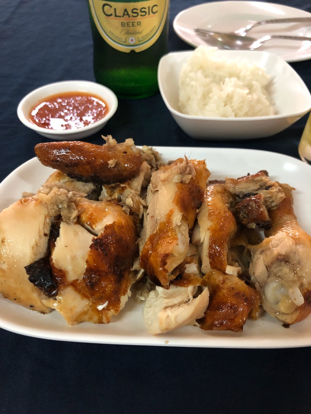 タイ料理、何食べても美味しい！昼食はSPチキン。夜はパッタイからの屋台に売...