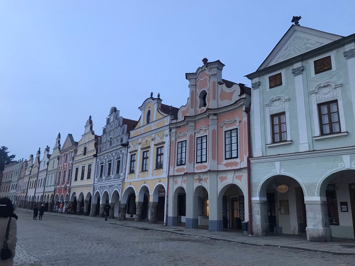 チェコ🇨🇿
テルチ

ここに着いたらまぁ寒くて寒くて、、
でもおときばなし...